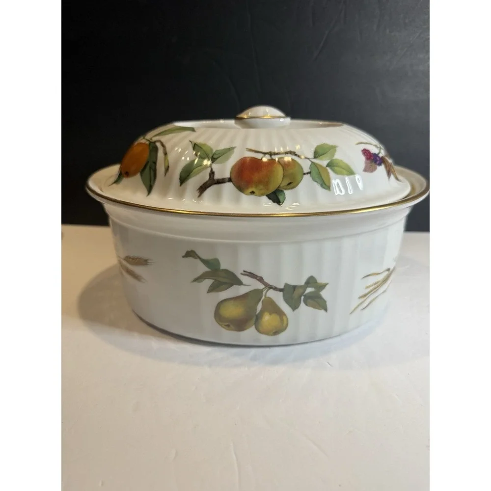 Vintage Royal Worcester Evesham Gold 10.25